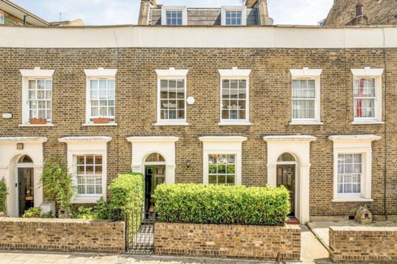 Wood floor fitting in Lambeth